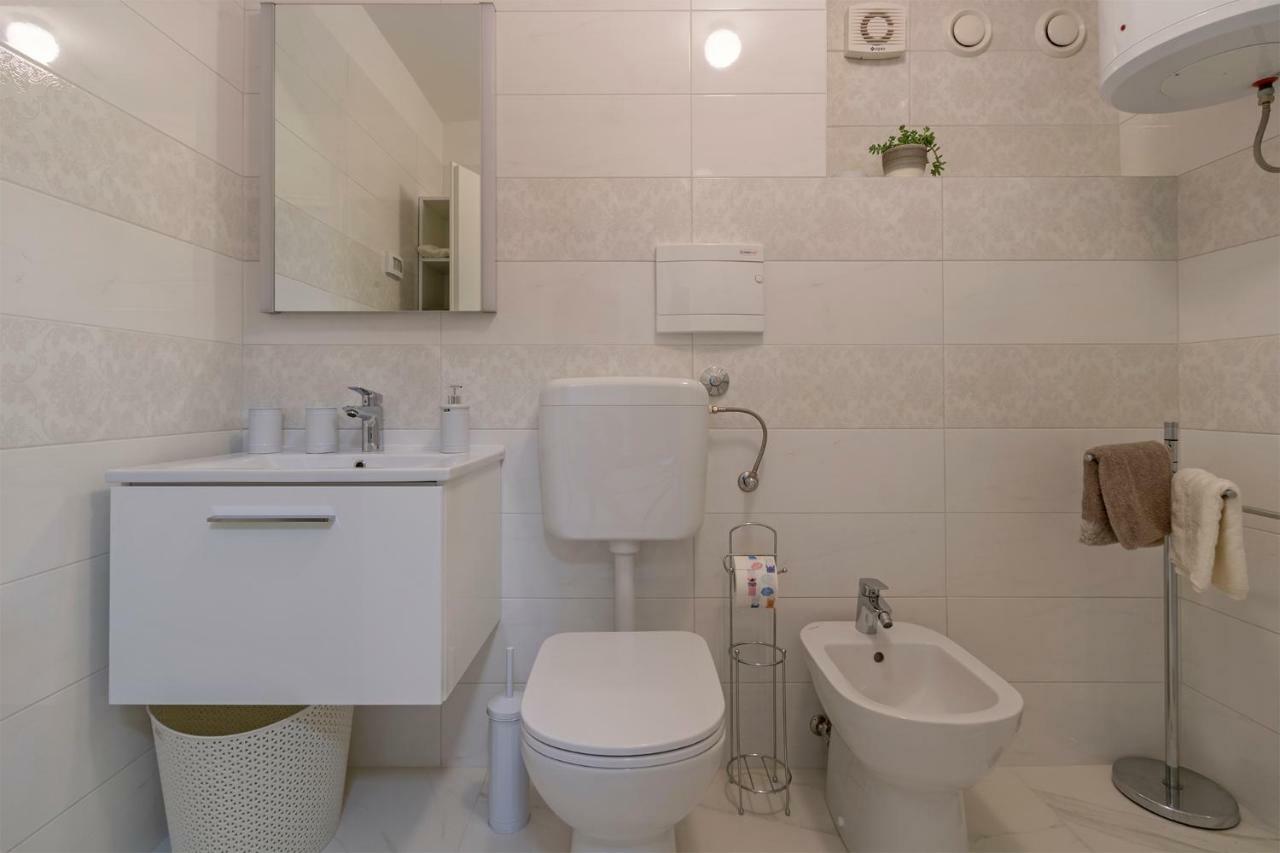 Colosseum Apartment พูลา ภายนอก รูปภาพ