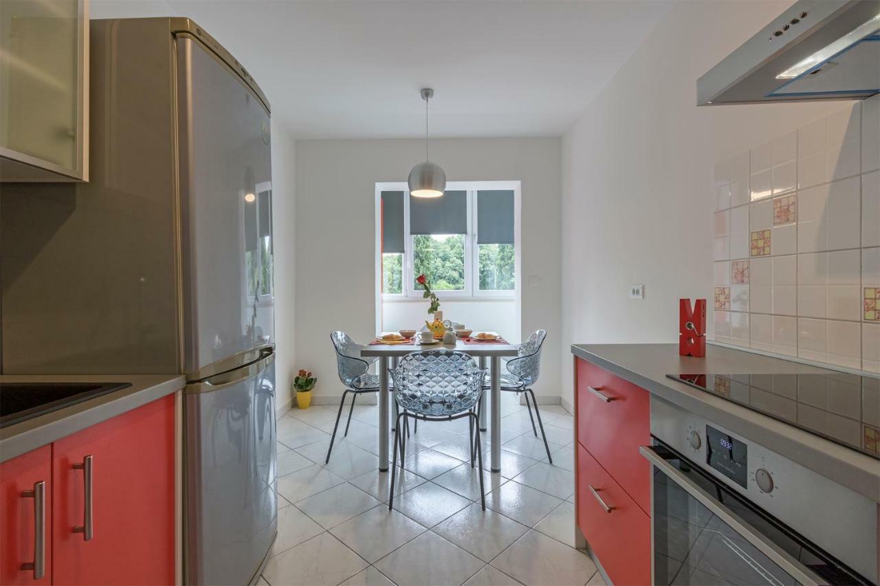 Colosseum Apartment พูลา ภายนอก รูปภาพ