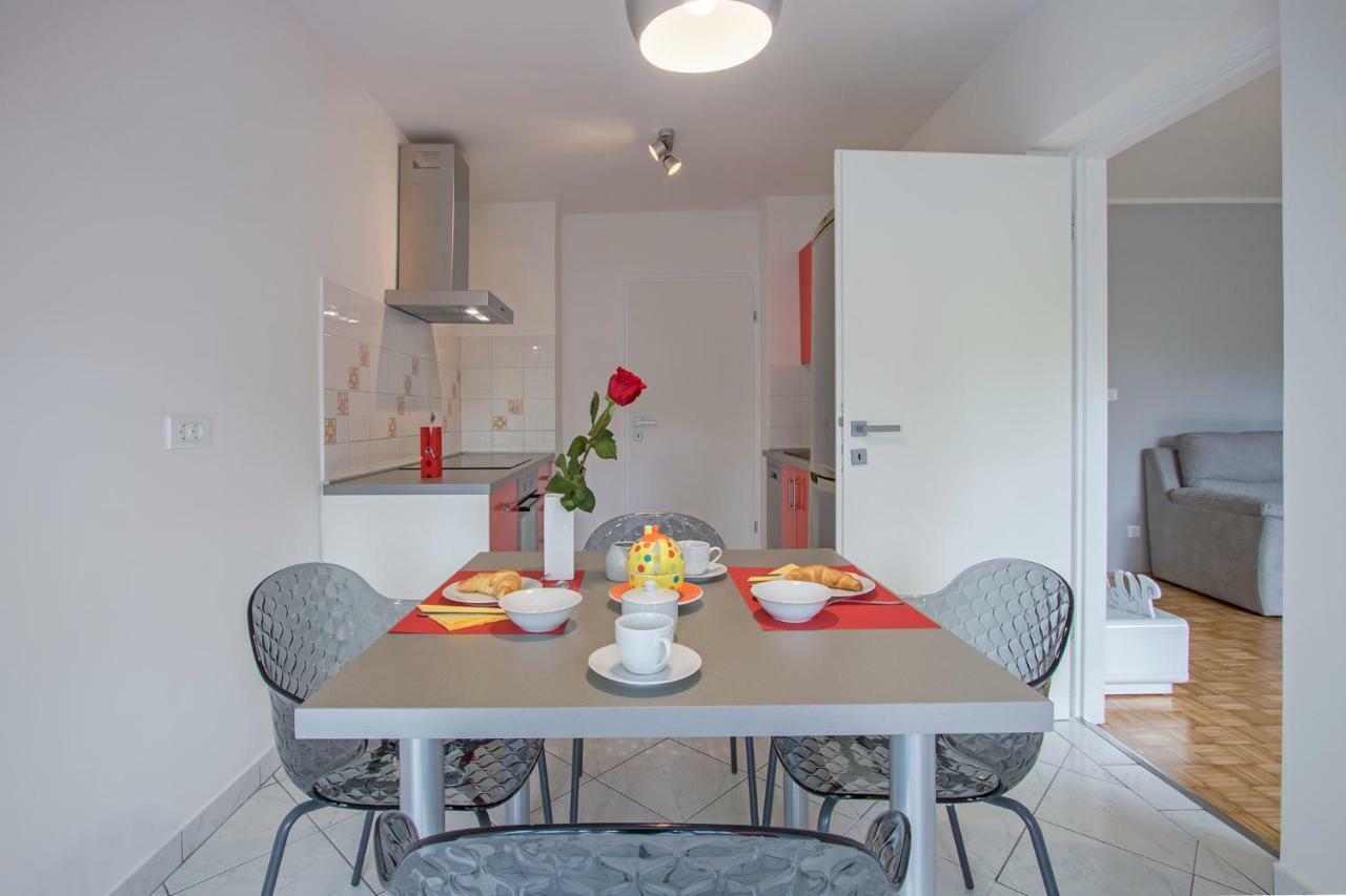 Colosseum Apartment พูลา ภายนอก รูปภาพ